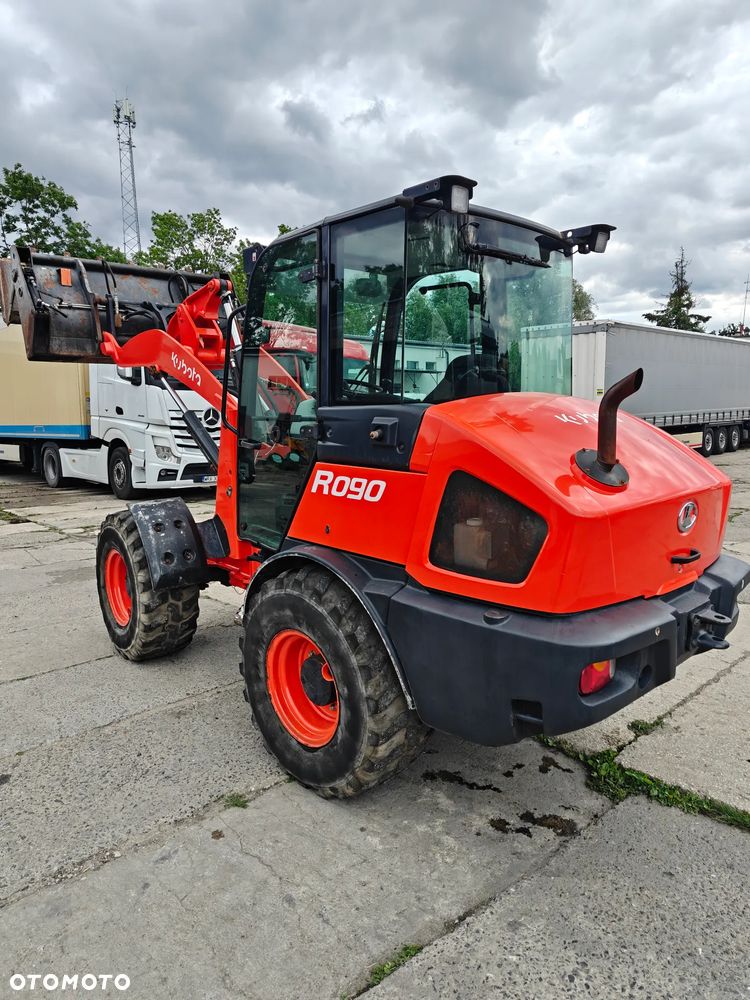 Kubota R090 - 4