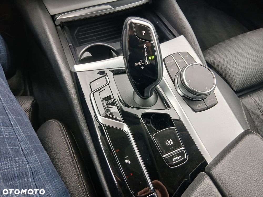 BMW Seria 5 540d xDrive mHEV - 23