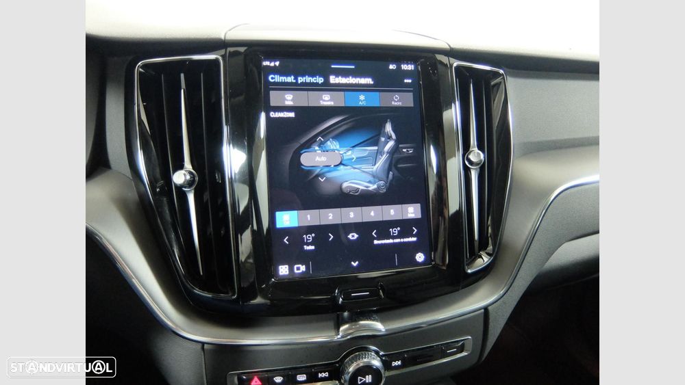 Volvo XC 60 2.0 T6 PHEV Core AWD - 26