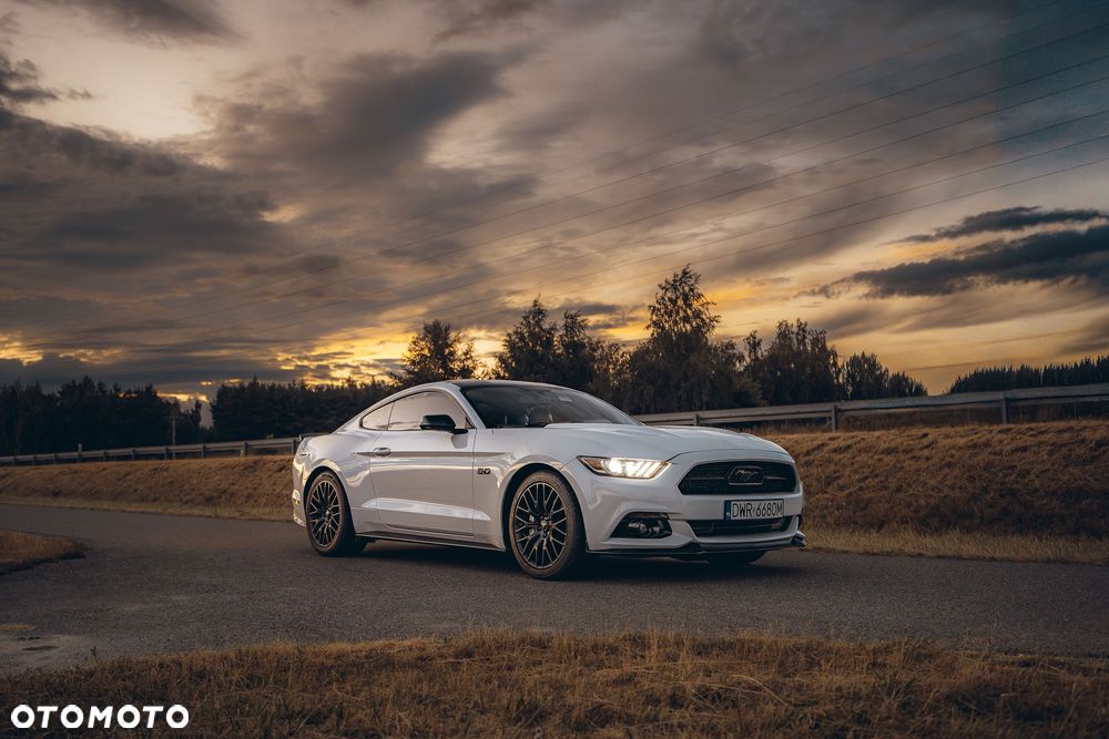 Ford Mustang - 1