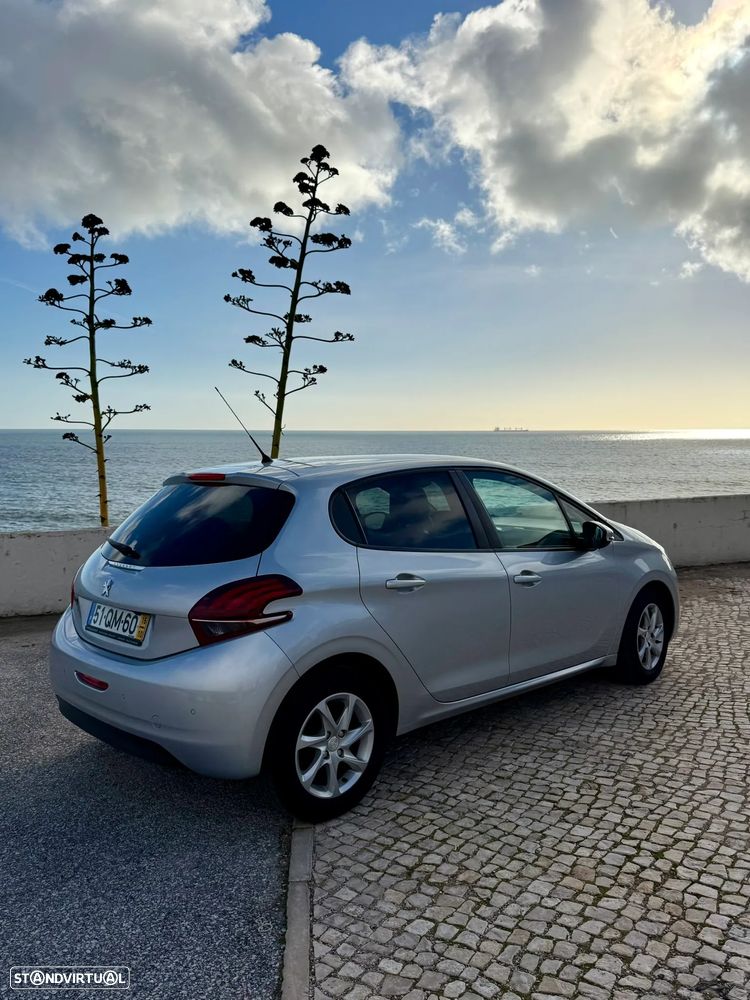 Peugeot 208 1.2 VTi Active - 4