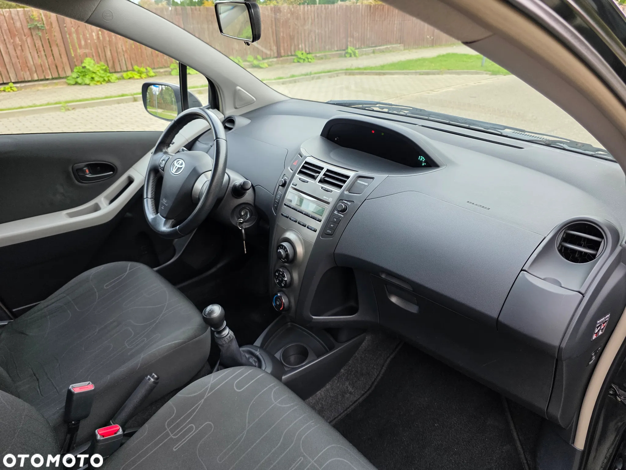 Toyota Yaris 1.33 VVT-i Life - 17