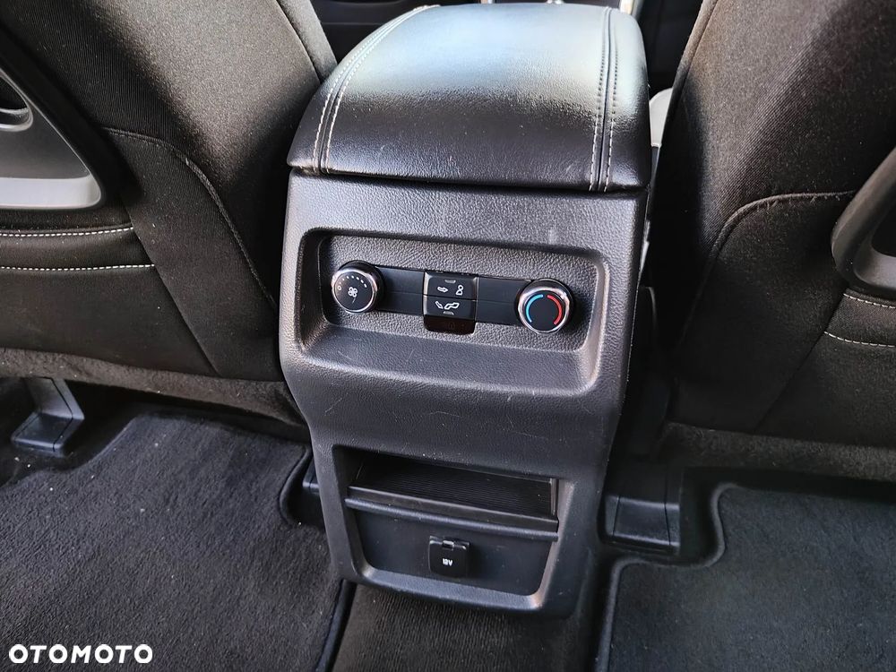 Ford Galaxy 2.0 TDCi Titanium - 32