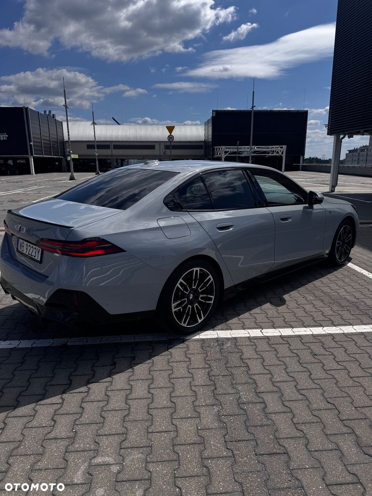 BMW Seria 5 520d xDrive mHEV - 6
