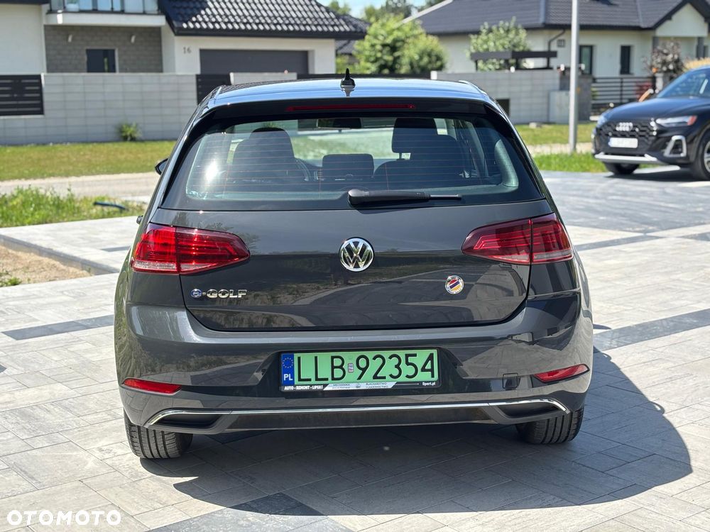 Volkswagen Golf e-Golf - 12