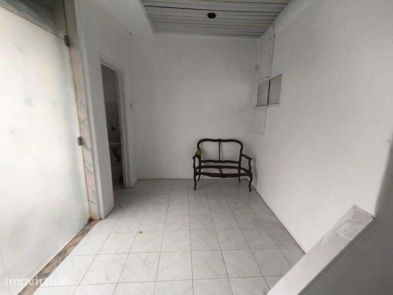 Loja na Venda / Armazém na Venda Nova perto do Metro - Grande imagem: 5/12
