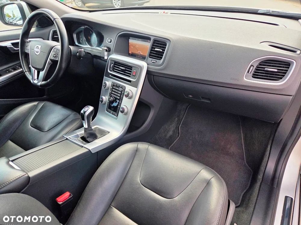 Volvo S60 D2 Drive-E Momentum - 33