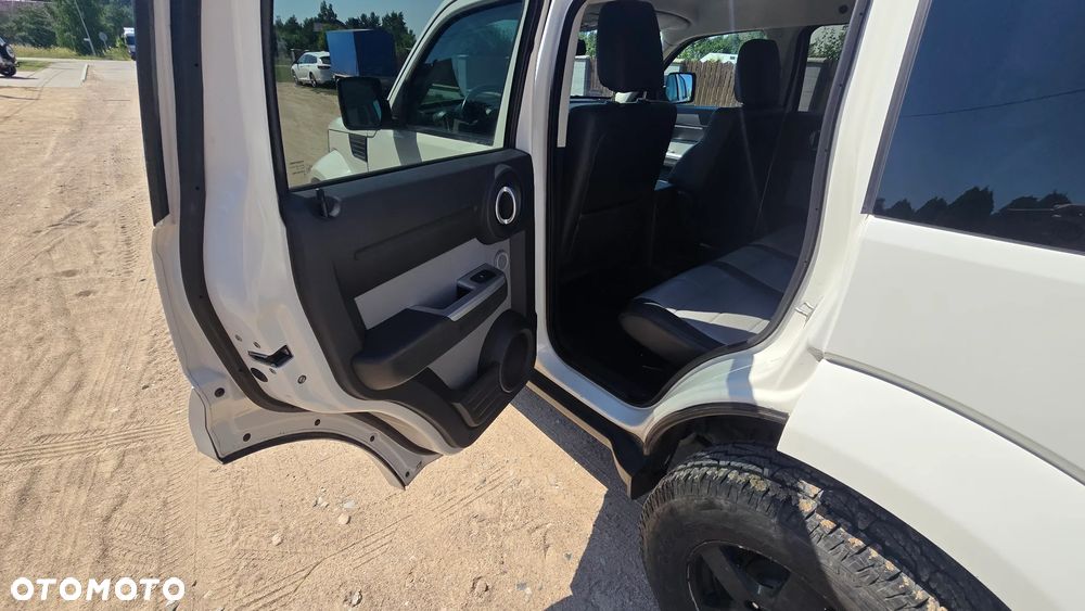 Dodge Nitro 2.8 CRD SE - 21