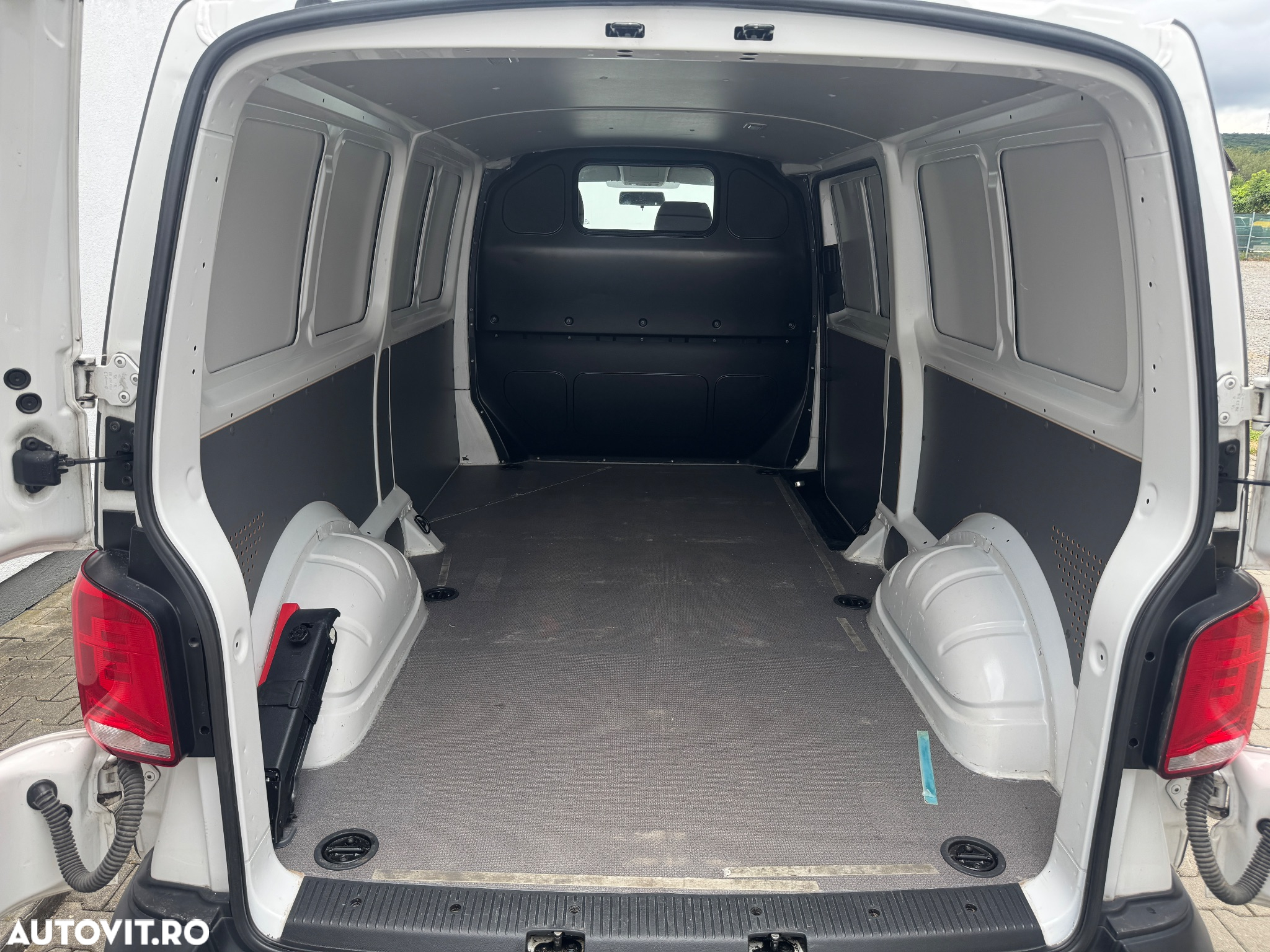 Volkswagen Transporter T6 Lang Plus Comfortline - 11