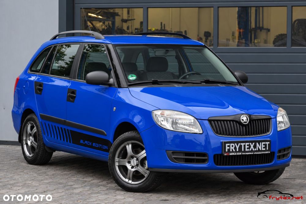 Skoda Fabia 2010 photo 2