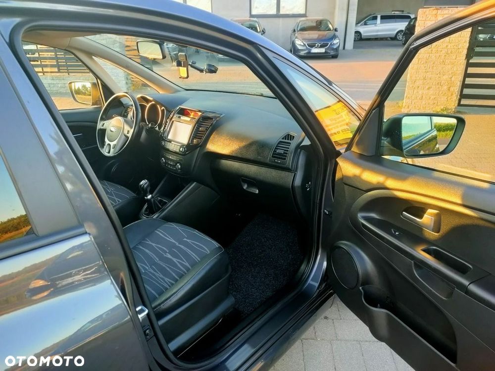 Kia Venga - 18