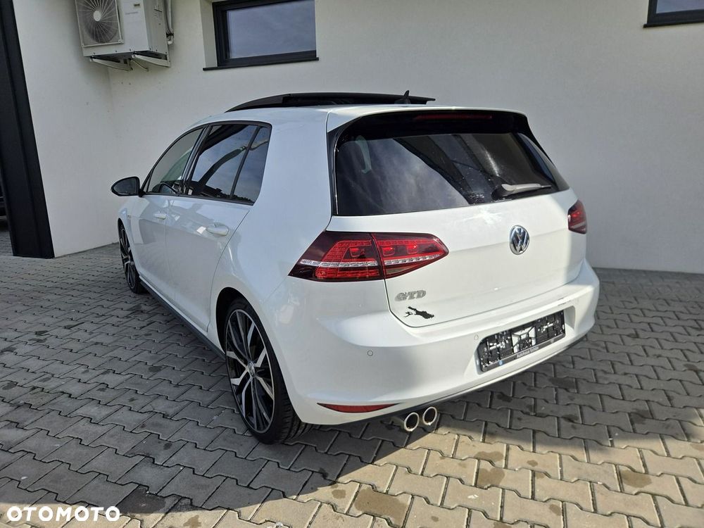 Volkswagen Golf - 4