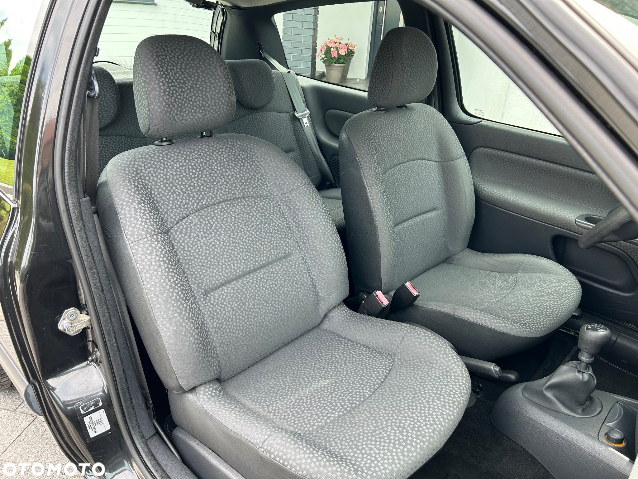 Renault Clio 1.2 16V Campus - 11