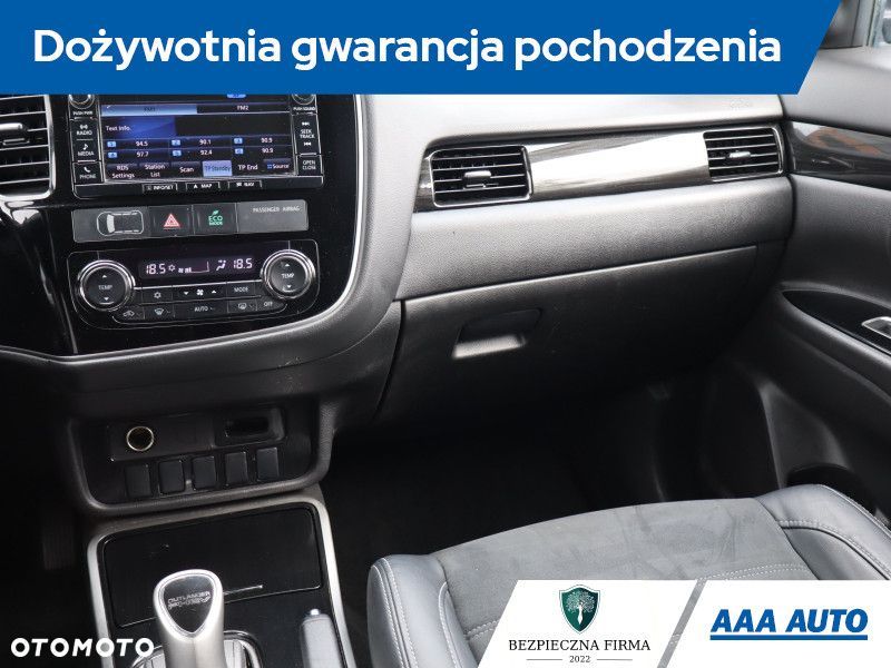 Mitsubishi Outlander - 10