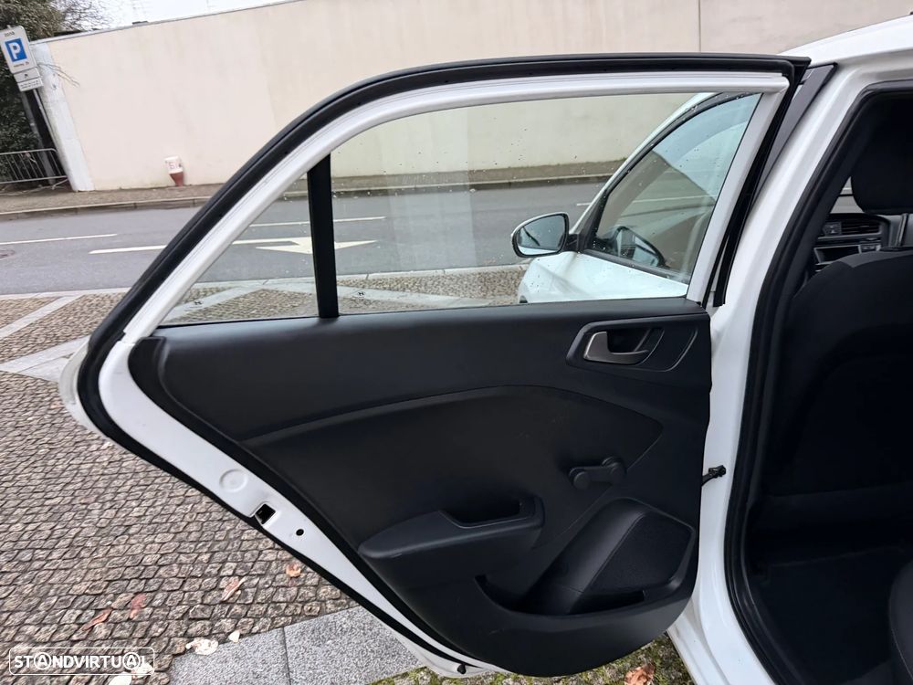 Hyundai i20 1.1 CRDi LED - 13