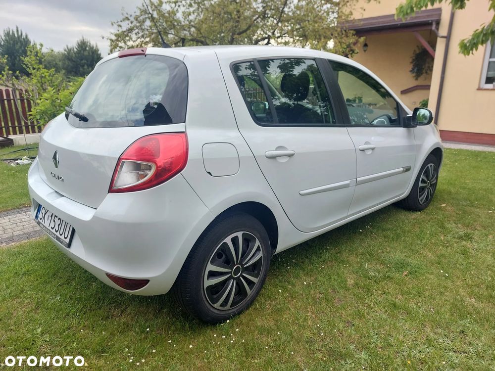 Renault Clio 1.2 16V Alize - 8