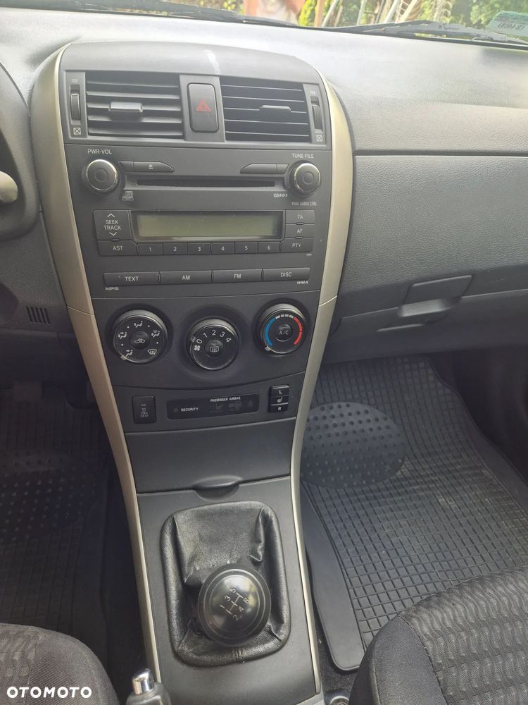 Toyota Corolla 1.4 D-4D Luna - 4