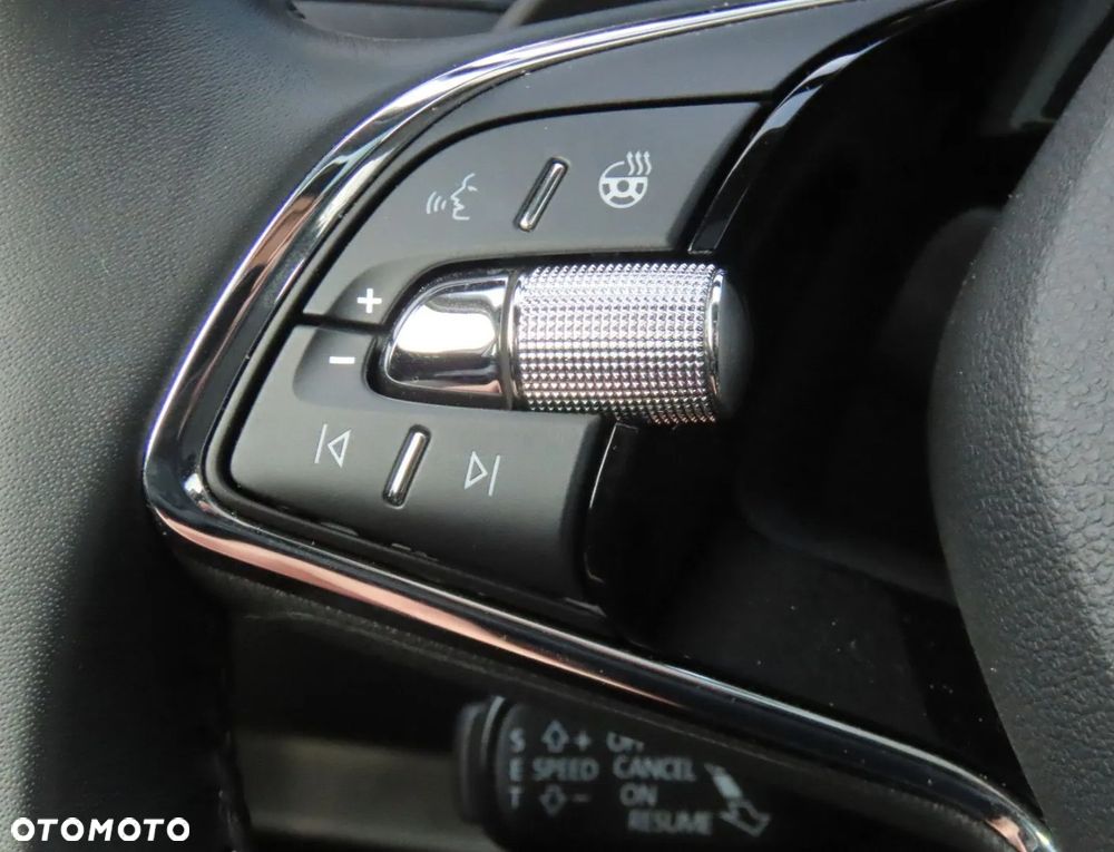 Skoda Superb 2.0 TDI SCR 4x4 L&K DSG - 17