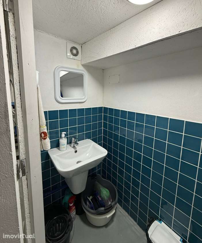 Trespasse de Lavandaria Self Service e Engomadoria - Amial (Porto) - Grande imagem: 5/7