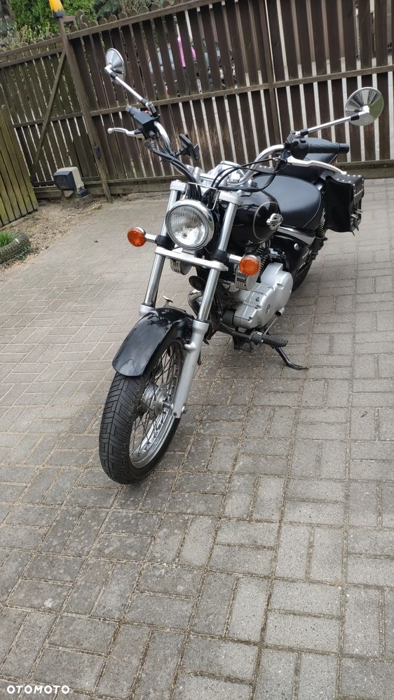 Suzuki Intruder - 4