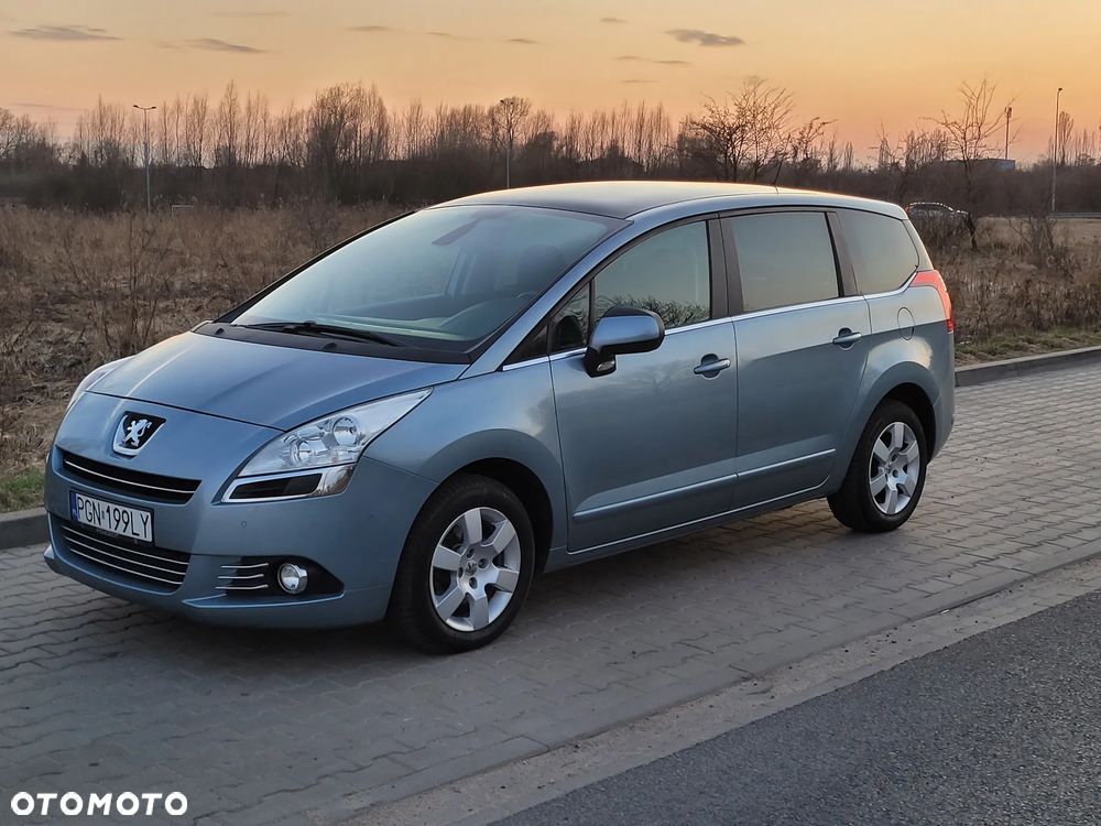 Peugeot 5008 HDI FAP 150 Family Plus - 1
