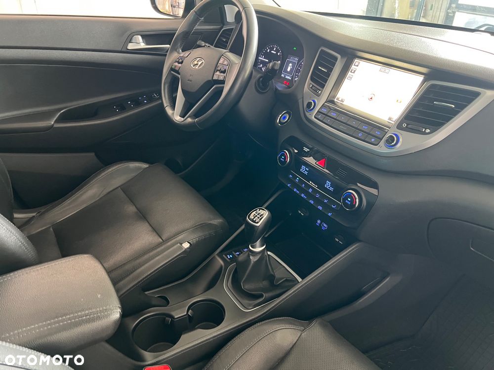 Hyundai Tucson blue 1.7 CRDi 2WD Style - 23