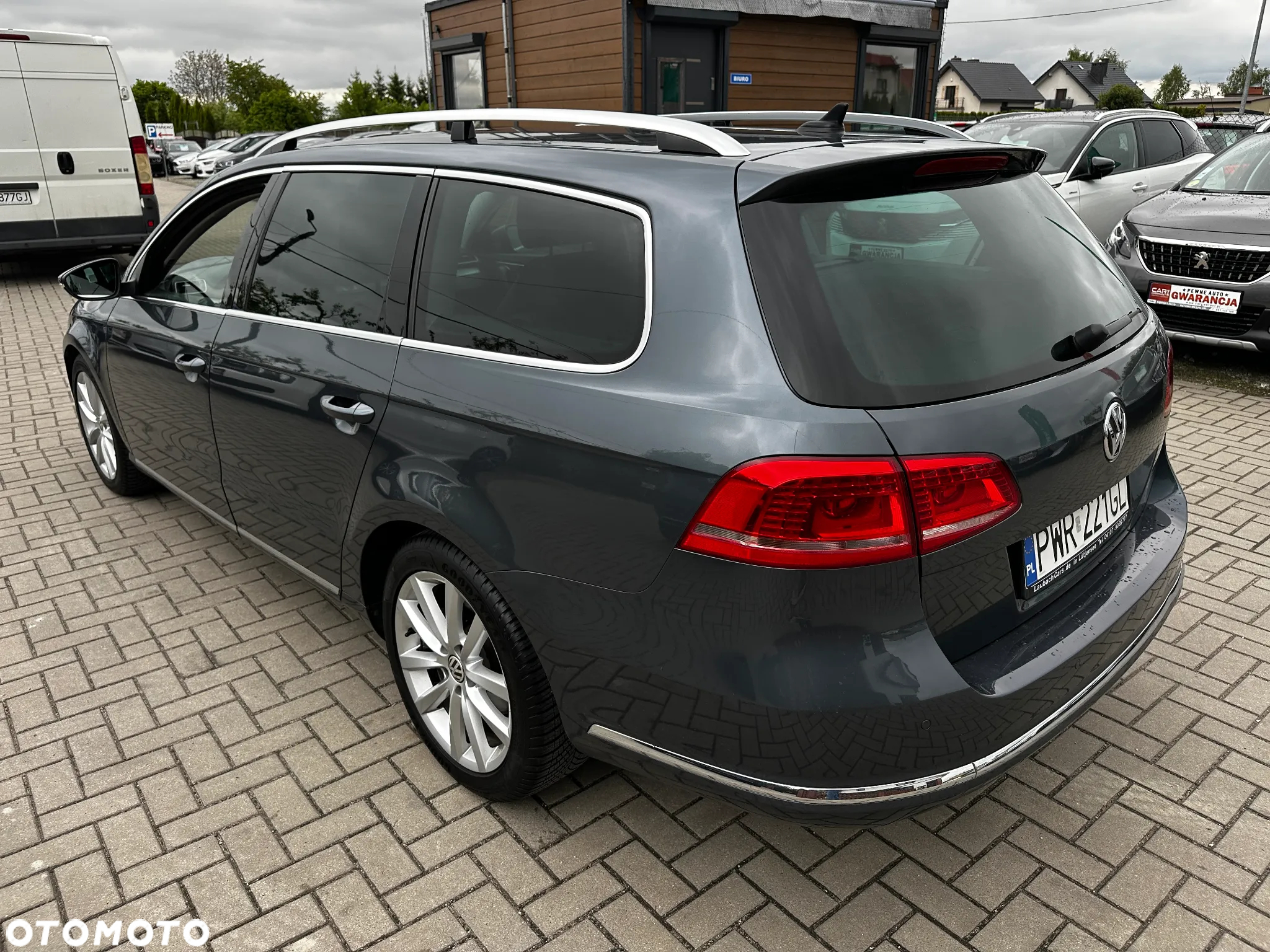 Volkswagen Passat - 4