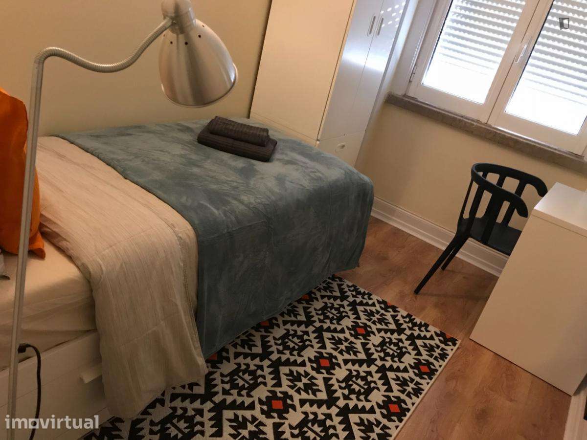 Quarto - localizado em Roma-Areeiro Lisbon - Grande imagem: 4/18