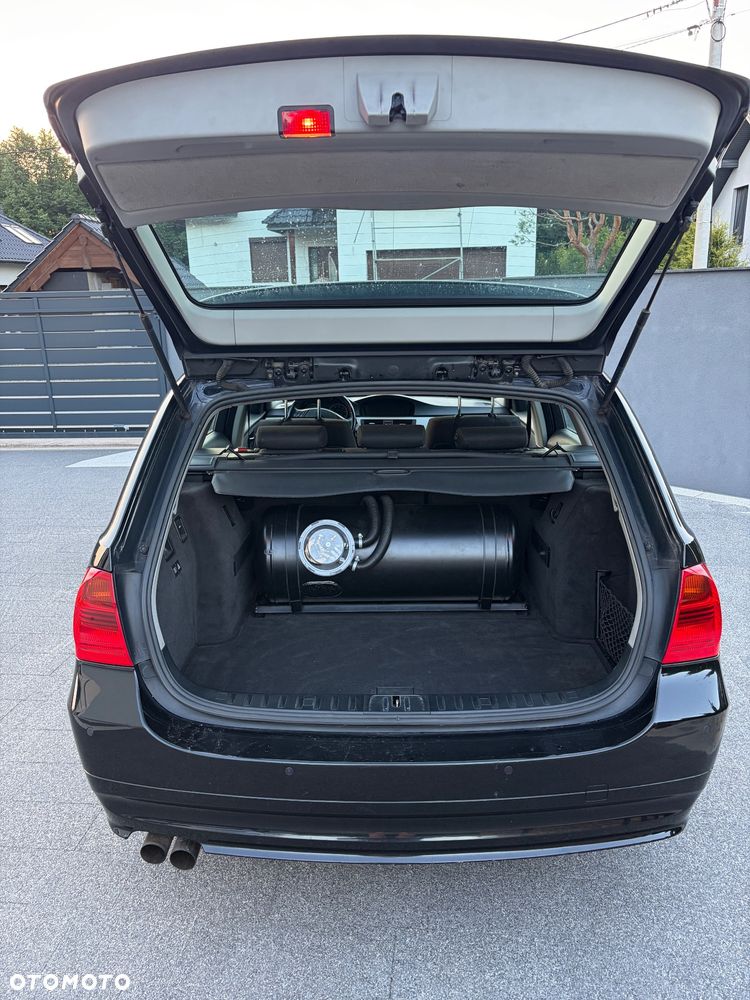 BMW Seria 3 325i - 9