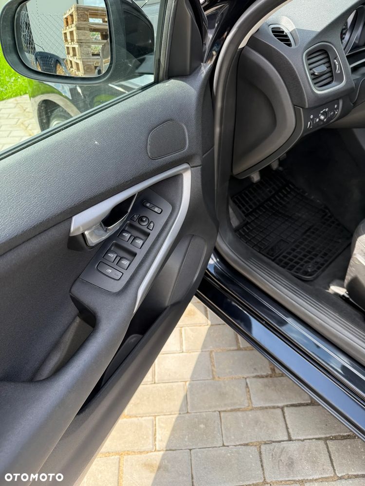 Volvo V40 D2 Kinetic - 19