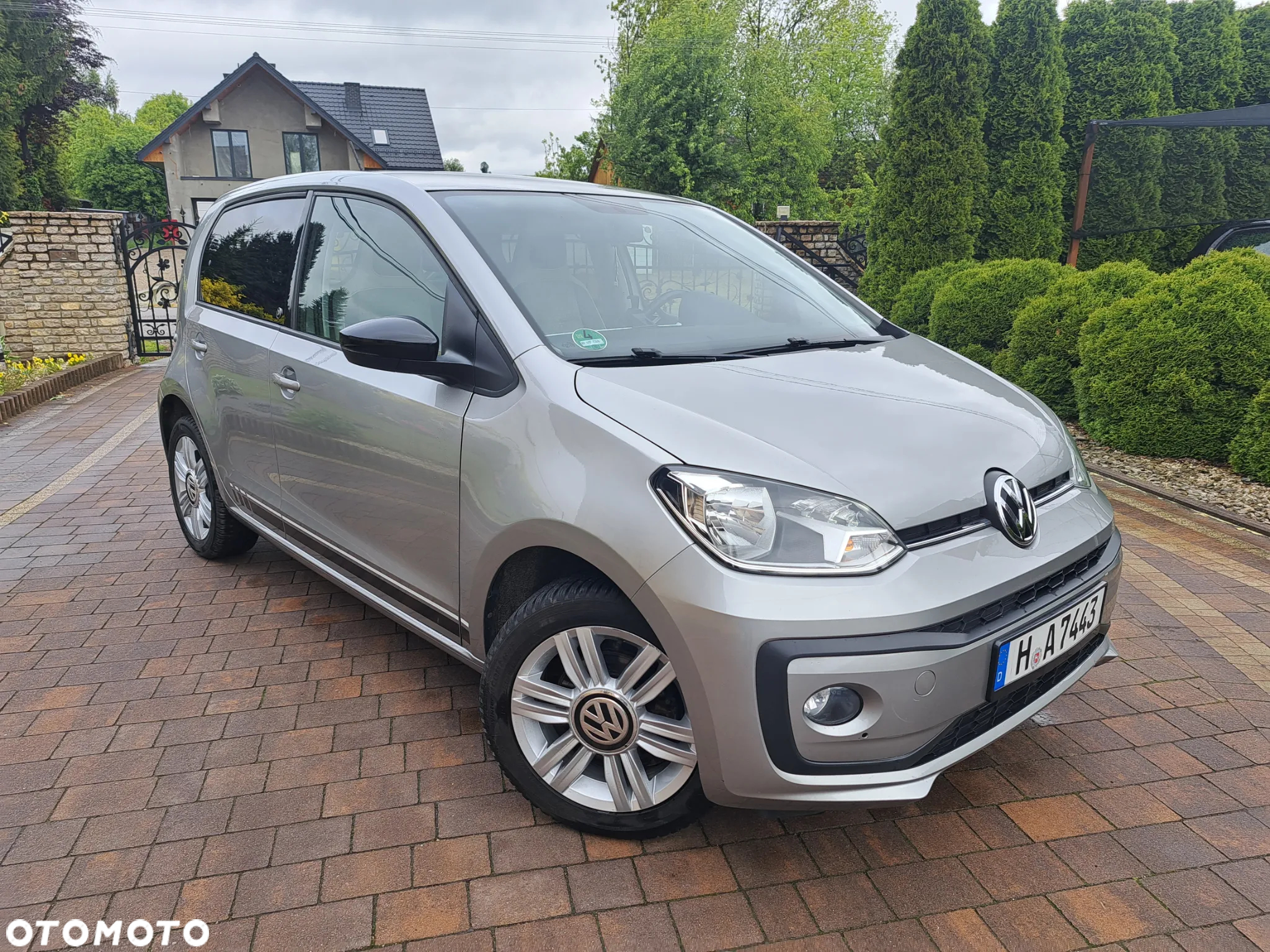 Volkswagen up! (BlueMotion Technology) beats - 11