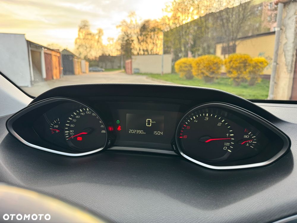 Peugeot 308 1.6 e-HDi Allure S&S - 17