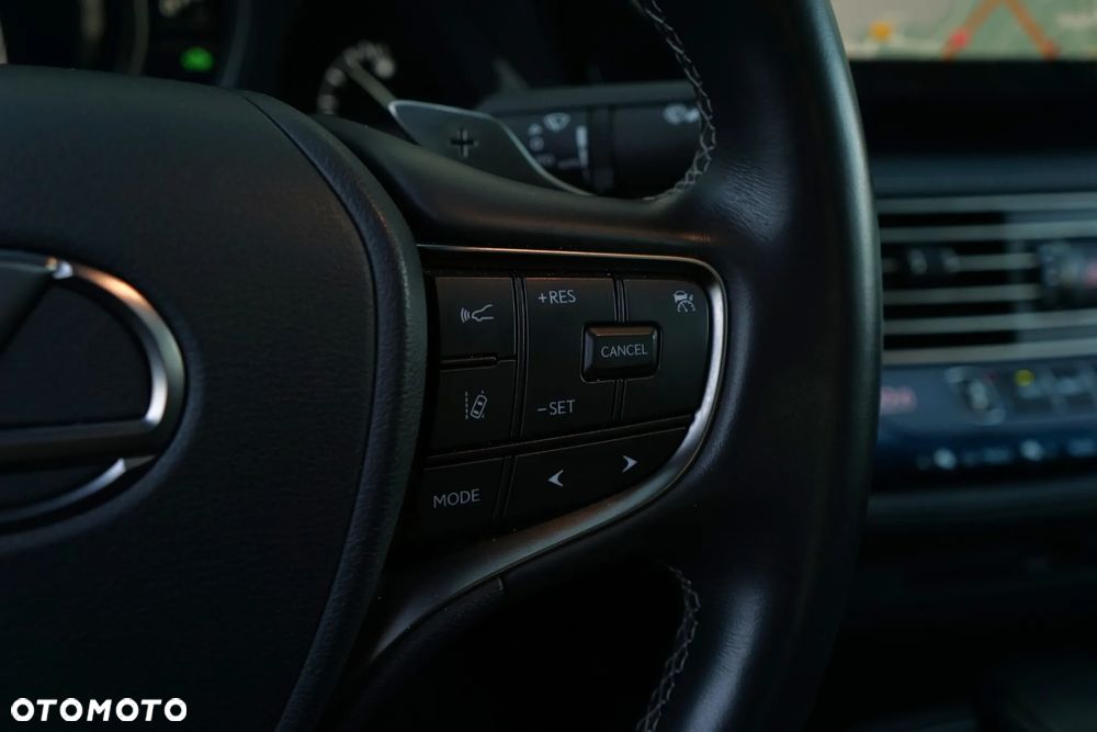 Lexus LS 500h Elegance AWD - 28