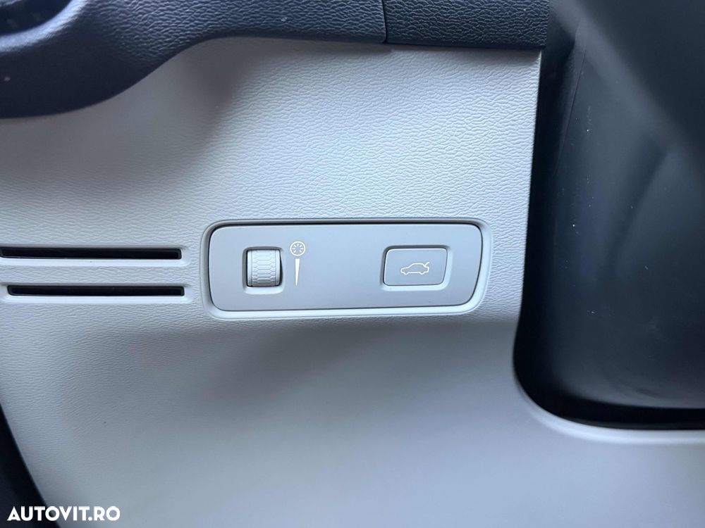 Volvo XC 40 D3 Momentum Pro - 28