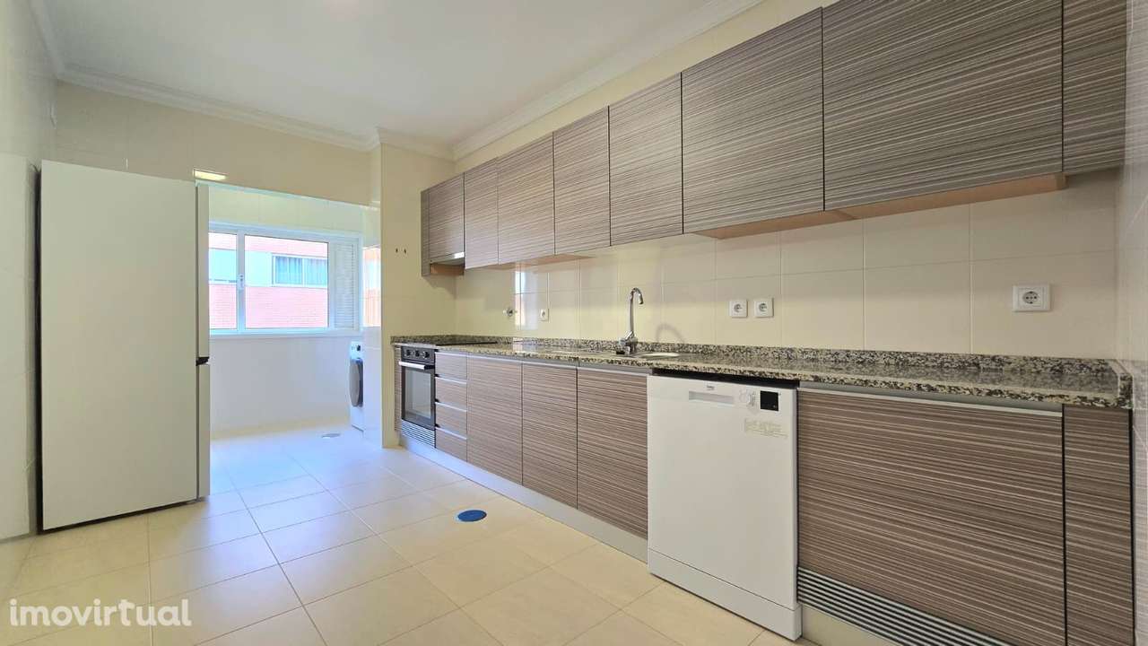 T2 c/ 105m² e lugar de garagem p/ 2 carros - Gandra, Paredes - Grande imagem: 2/21