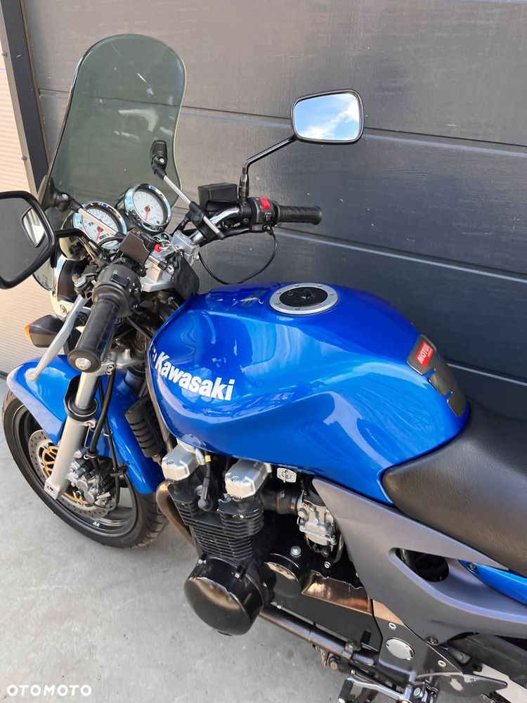 Kawasaki ZR - 19