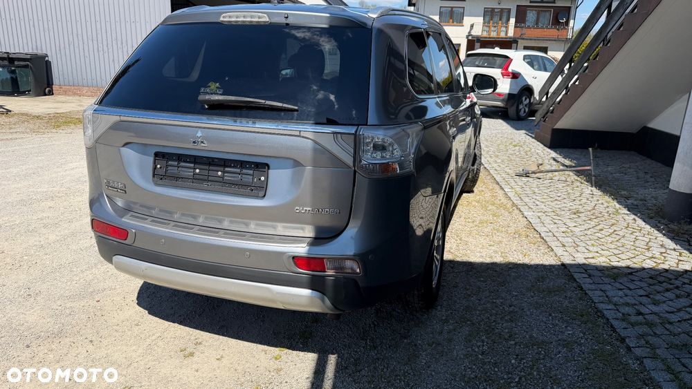 Mitsubishi Outlander 2.2 DI-D 4WD Plus - 5