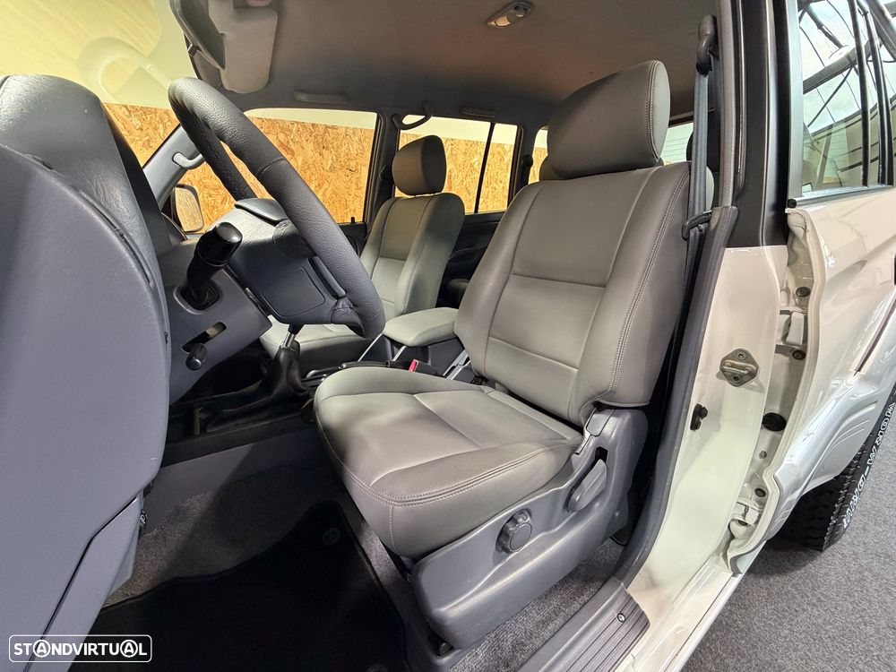 Toyota Land Cruiser 3.0 TD Pack 2 - 16