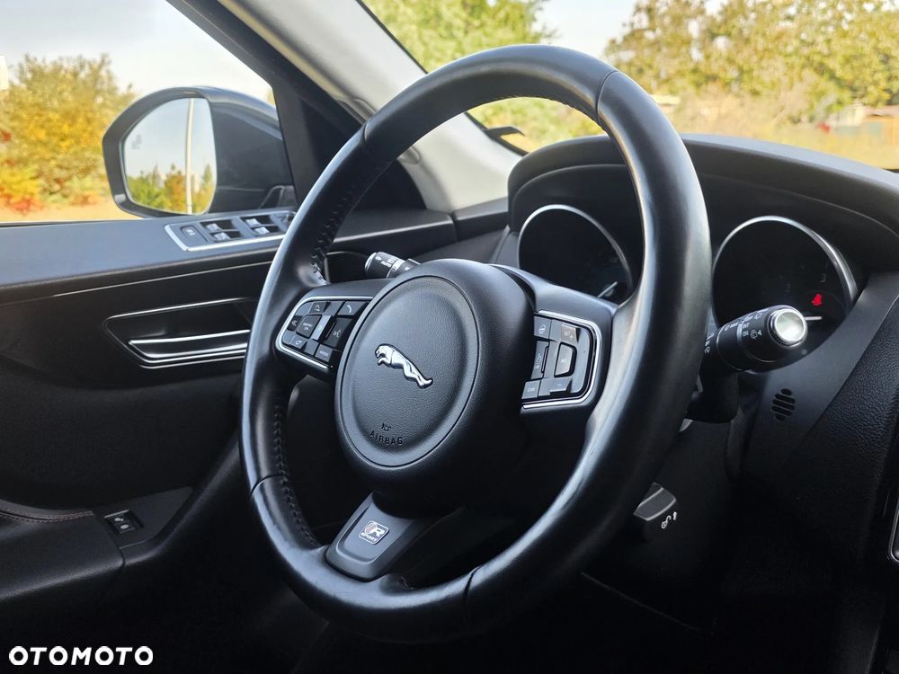 Jaguar F-Pace 2.0 i4D AWD Prestige - 25