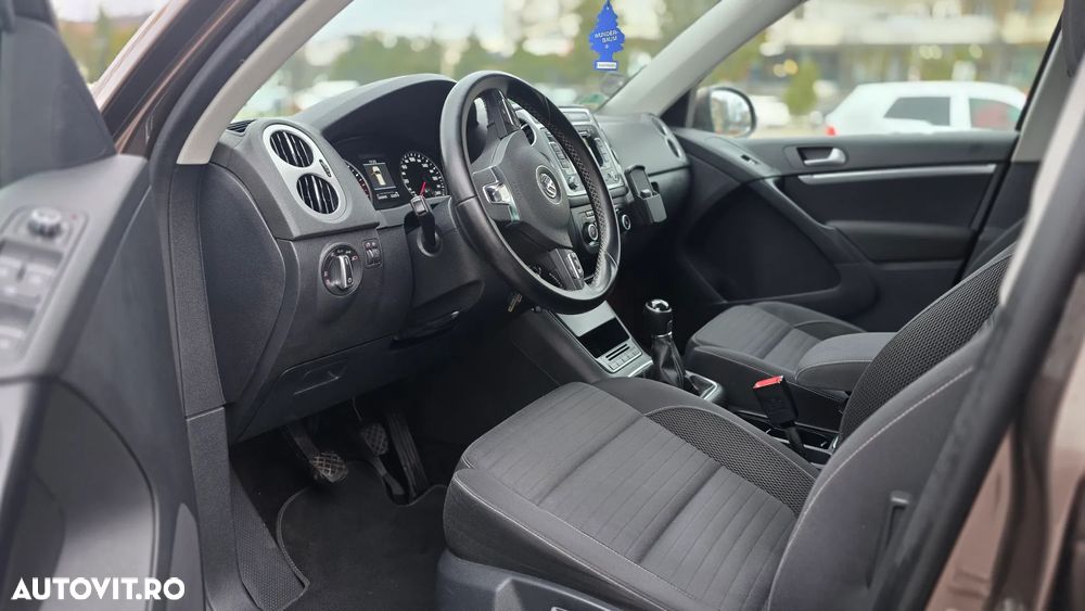 Volkswagen Tiguan 2.0 TDI DPF BlueMotion Technology Cup Sport & Style - 9