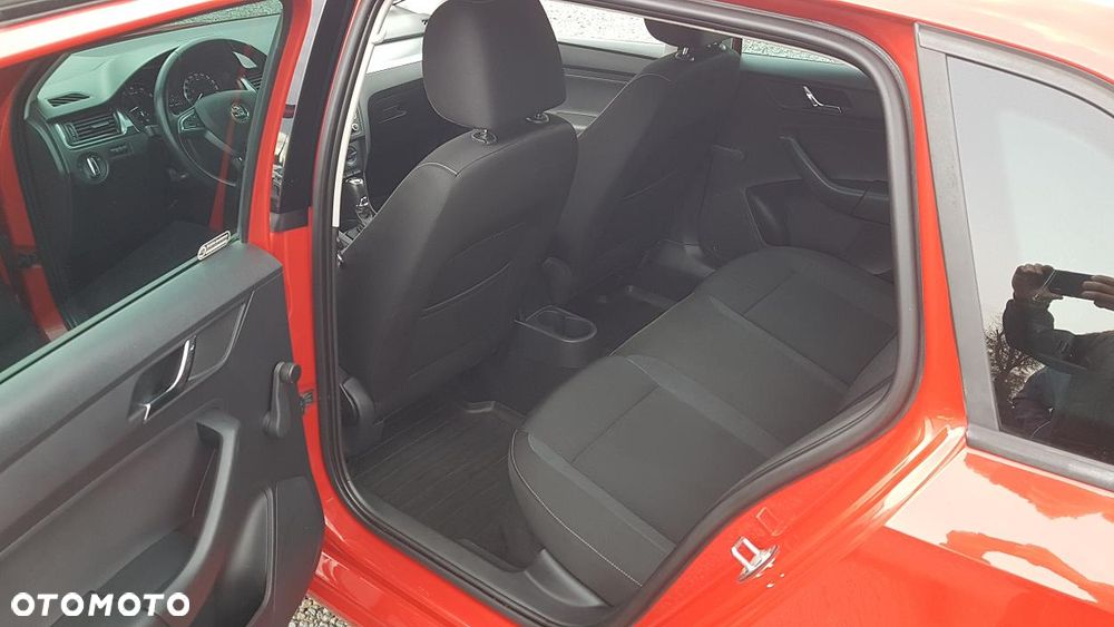 Skoda RAPID 1.4 TSI DSG Ambition - 25