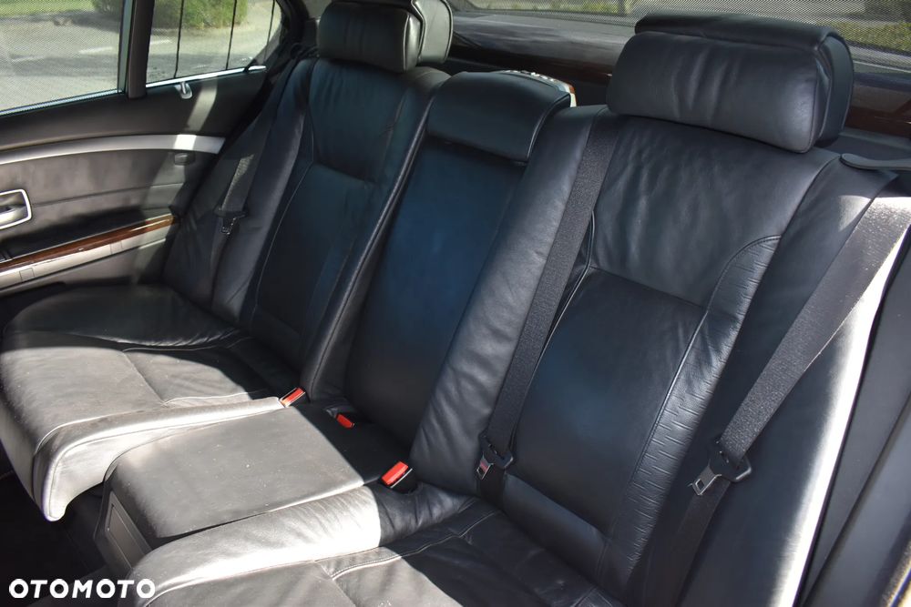 BMW Seria 7 - 28