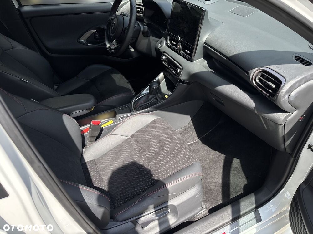 Toyota Yaris Hybrid 1.5 GR Sport - 24