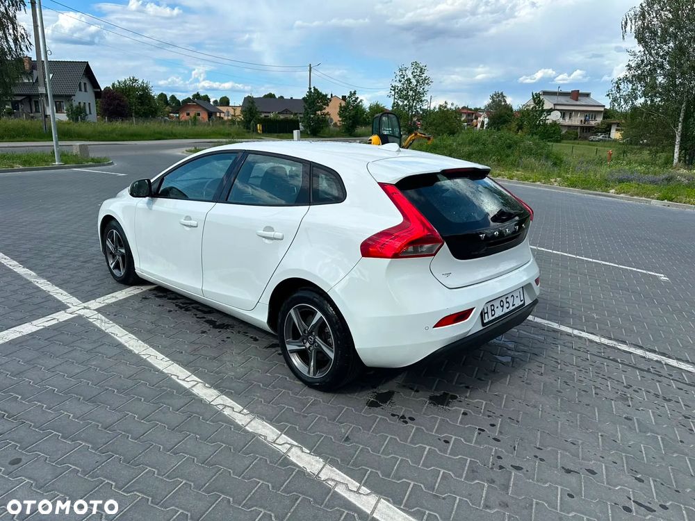 Volvo V40 D2 Momentum - 4