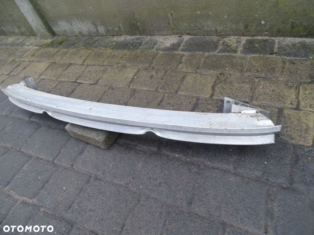 audi a3 8p3 3-drzwi - belka tylna - 3