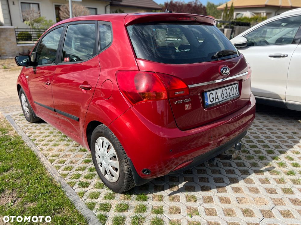 Kia Venga - 5