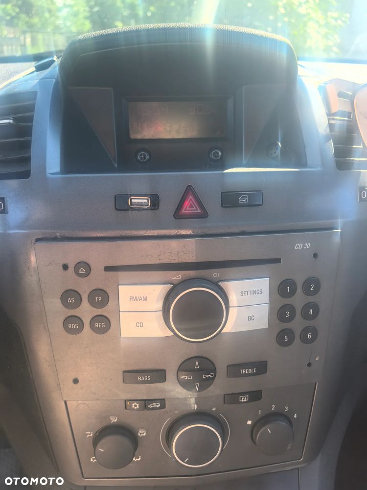 Opel Zafira 1.9 CDTI Essentia - 16