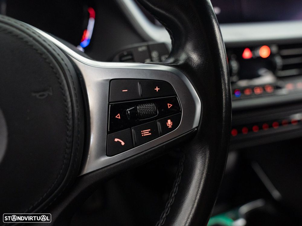 BMW 118 i Pack Desportivo M Auto - 24