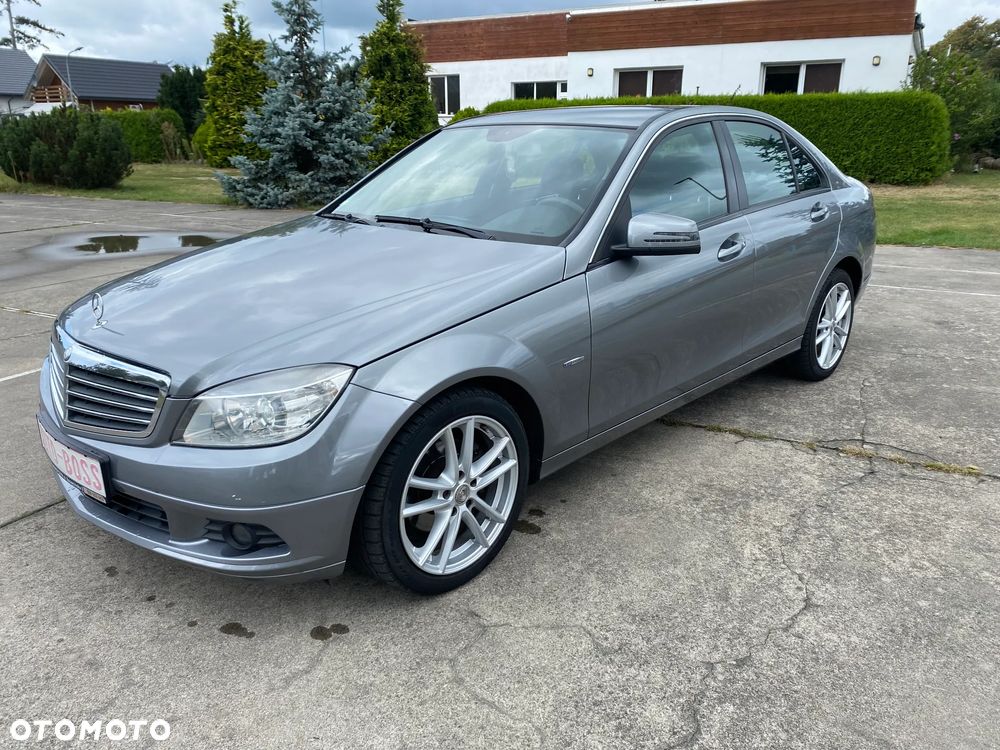Mercedes-Benz Klasa C 180 CGI BlueEff Classic - 3