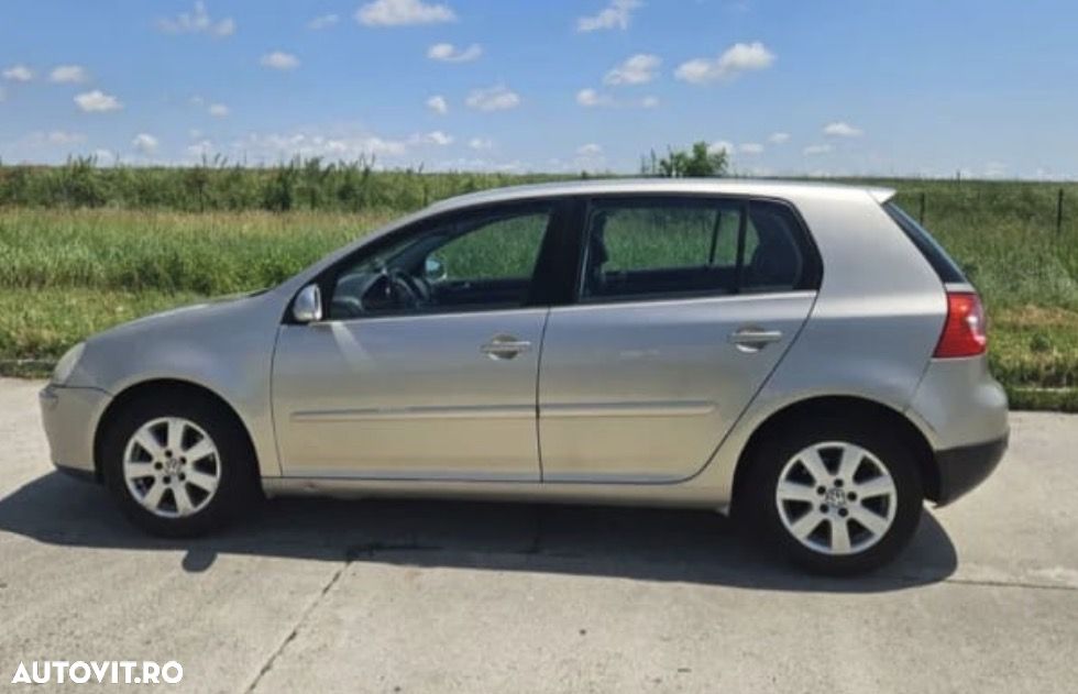 Volkswagen Golf 1.6 FSI Comfortline - 3